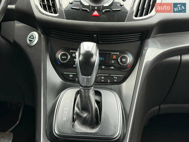 Серый Форд Куга, объемом двигателя 2 л и пробегом 176 тыс. км за 14500 $, фото 42 на Automoto.ua