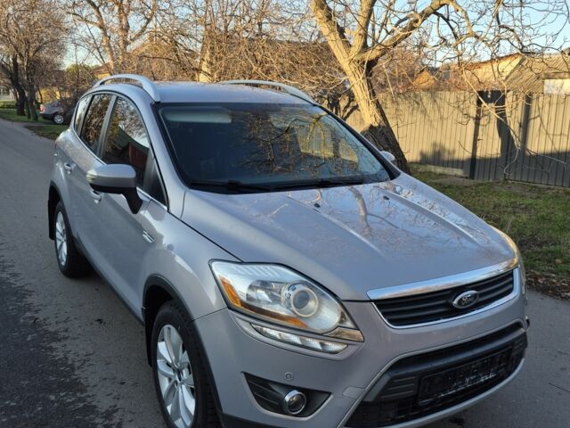 Серый Форд Куга, объемом двигателя 2 л и пробегом 185 тыс. км за 10999 $, фото 1 на Automoto.ua