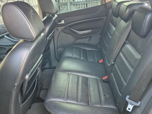 Серый Форд Куга, объемом двигателя 2 л и пробегом 185 тыс. км за 10999 $, фото 4 на Automoto.ua