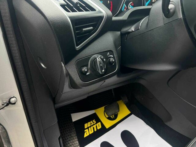 Сірий Форд Куга, об'ємом двигуна 2 л та пробігом 216 тис. км за 13500 $, фото 16 на Automoto.ua