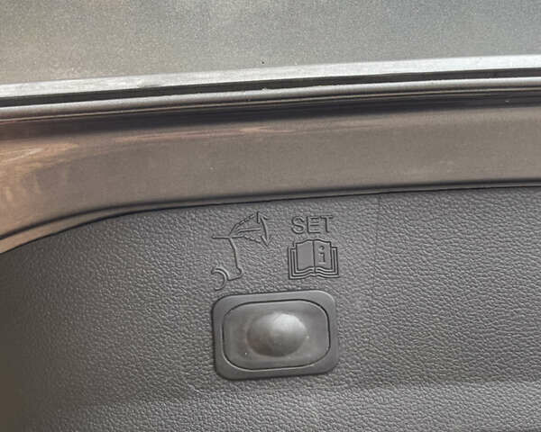 Серый Форд Куга, объемом двигателя 2 л и пробегом 209 тыс. км за 11700 $, фото 19 на Automoto.ua