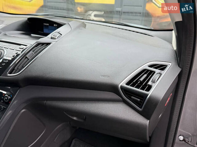 Сірий Форд Куга, об'ємом двигуна 2 л та пробігом 176 тис. км за 14500 $, фото 33 на Automoto.ua