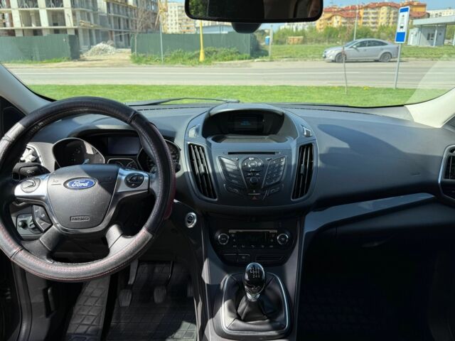 Серый Форд Куга, объемом двигателя 2 л и пробегом 278 тыс. км за 11900 $, фото 5 на Automoto.ua