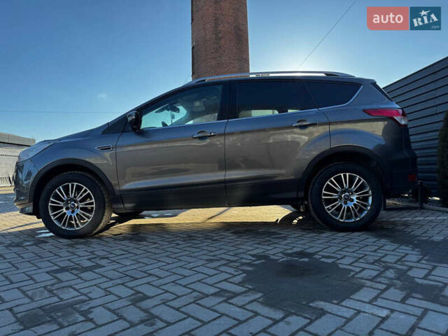 Серый Форд Куга, объемом двигателя 2 л и пробегом 227 тыс. км за 10200 $, фото 4 на Automoto.ua