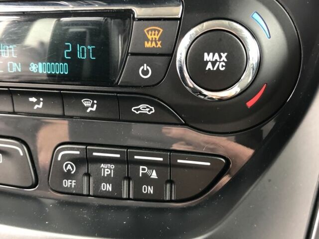 Серый Форд Куга, объемом двигателя 2 л и пробегом 142 тыс. км за 4313 $, фото 13 на Automoto.ua