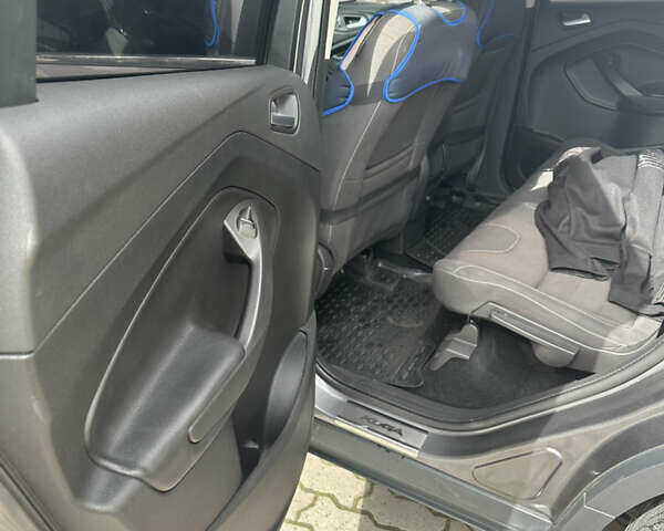 Сірий Форд Куга, об'ємом двигуна 2 л та пробігом 84 тис. км за 13700 $, фото 5 на Automoto.ua