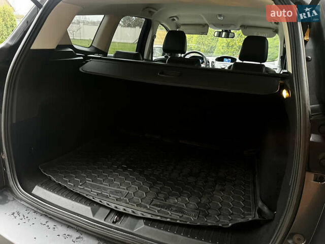 Серый Форд Куга, объемом двигателя 2 л и пробегом 219 тыс. км за 11750 $, фото 47 на Automoto.ua