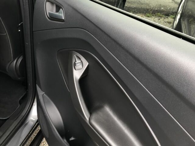 Серый Форд Куга, объемом двигателя 2 л и пробегом 142 тыс. км за 4313 $, фото 9 на Automoto.ua