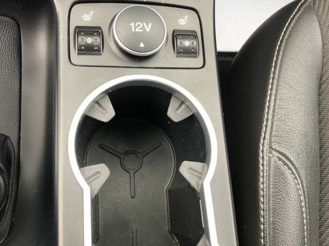 Серый Форд Куга, объемом двигателя 2 л и пробегом 142 тыс. км за 4313 $, фото 23 на Automoto.ua