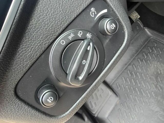 Сірий Форд Куга, об'ємом двигуна 1.6 л та пробігом 172 тис. км за 7900 $, фото 23 на Automoto.ua