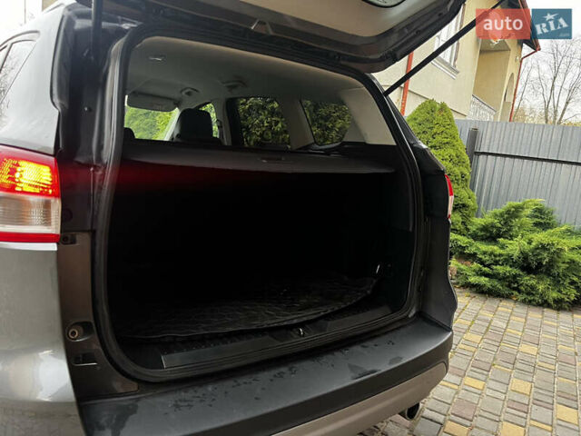 Серый Форд Куга, объемом двигателя 2 л и пробегом 219 тыс. км за 11750 $, фото 48 на Automoto.ua