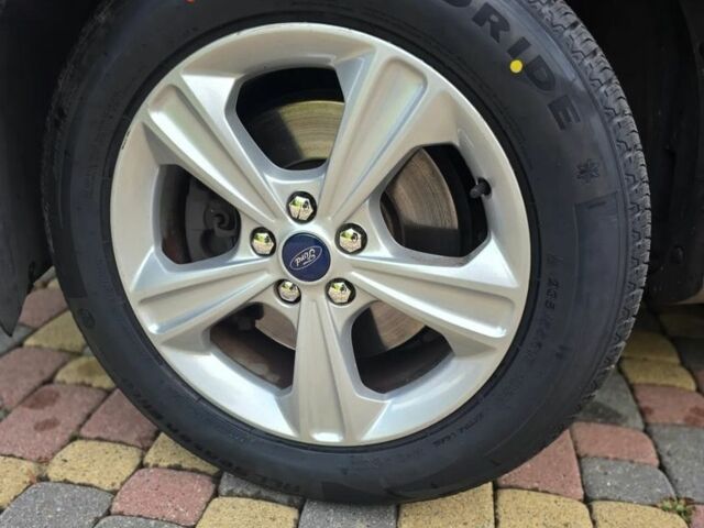 Сірий Форд Куга, об'ємом двигуна 1.6 л та пробігом 172 тис. км за 7900 $, фото 22 на Automoto.ua