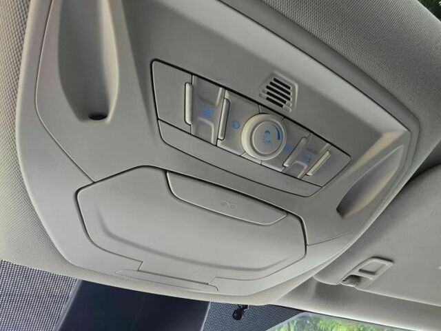 Сірий Форд Куга, об'ємом двигуна 1.6 л та пробігом 172 тис. км за 7900 $, фото 21 на Automoto.ua