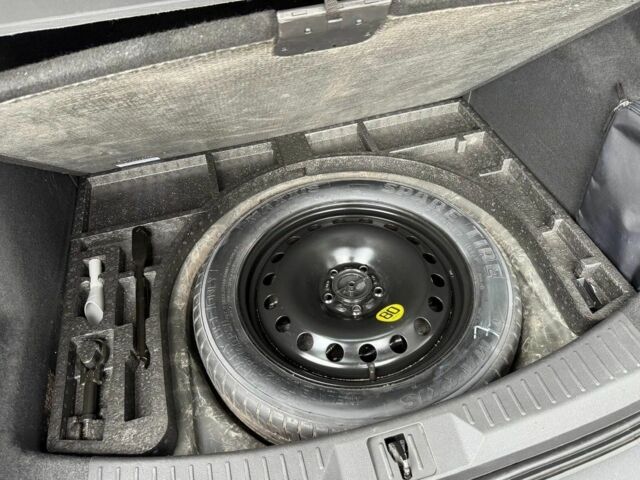 Форд Куга 2014 в Виннице на Automoto.ua Серый Форд Куга, объемом двигателя 2 л и пробегом 132 тыс. км за 8300 $, фото 23 на Automoto.ua