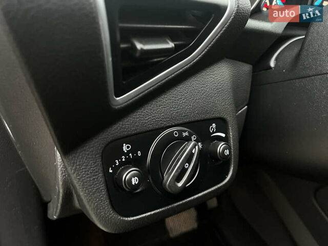 Серый Форд Куга, объемом двигателя 2 л и пробегом 219 тыс. км за 11750 $, фото 29 на Automoto.ua