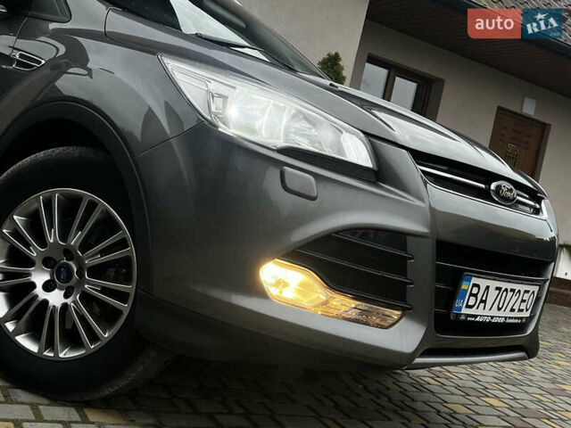 Серый Форд Куга, объемом двигателя 2 л и пробегом 219 тыс. км за 11750 $, фото 6 на Automoto.ua