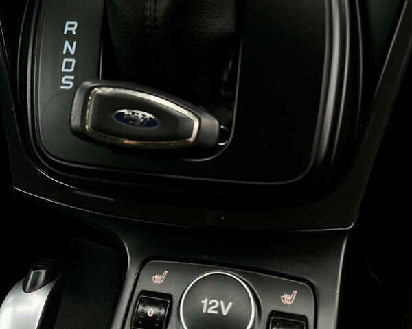 Серый Форд Куга, объемом двигателя 2 л и пробегом 219 тыс. км за 11750 $, фото 41 на Automoto.ua