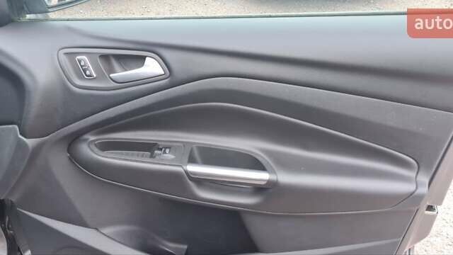 Серый Форд Куга, объемом двигателя 2 л и пробегом 197 тыс. км за 12950 $, фото 12 на Automoto.ua