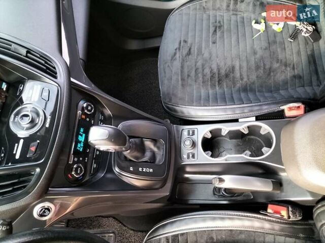 Серый Форд Куга, объемом двигателя 2 л и пробегом 107 тыс. км за 15000 $, фото 20 на Automoto.ua