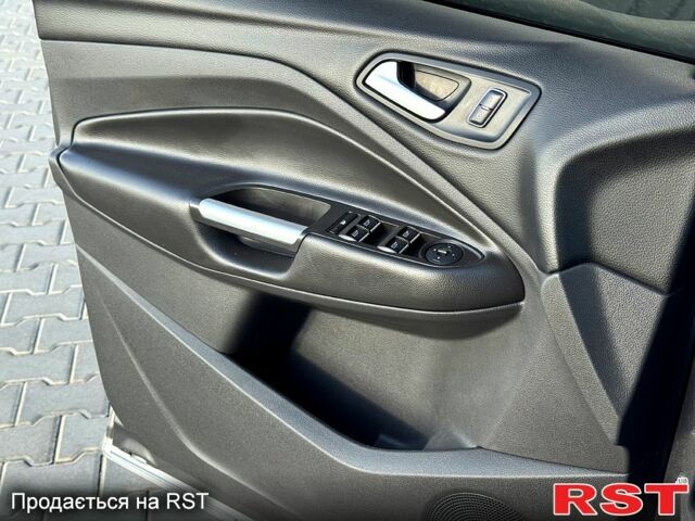 Серый Форд Куга, объемом двигателя 2 л и пробегом 174 тыс. км за 12500 $, фото 7 на Automoto.ua