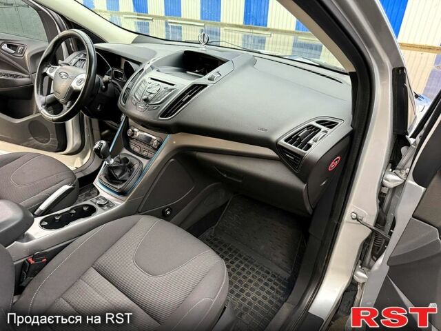 Серый Форд Куга, объемом двигателя 2 л и пробегом 192 тыс. км за 12500 $, фото 4 на Automoto.ua