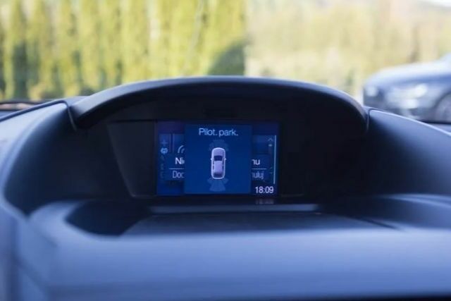 Серый Форд Куга, объемом двигателя 2 л и пробегом 170 тыс. км за 9100 $, фото 21 на Automoto.ua