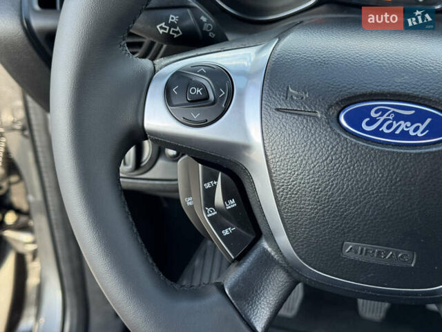 Форд Куга 2015 в Николаеве на Automoto.ua Серый Форд Куга, объемом двигателя 2 л и пробегом 174 тыс. км за 12900 $, фото 15 на Automoto.ua