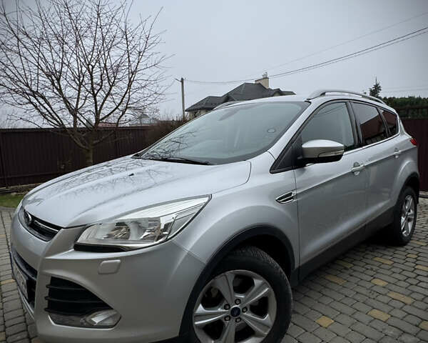 Сірий Форд Куга, об'ємом двигуна 2 л та пробігом 228 тис. км за 13950 $, фото 3 на Automoto.ua