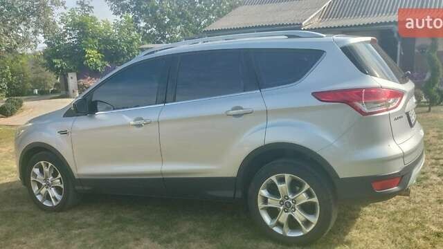 Серый Форд Куга, объемом двигателя 2 л и пробегом 107 тыс. км за 15000 $, фото 3 на Automoto.ua