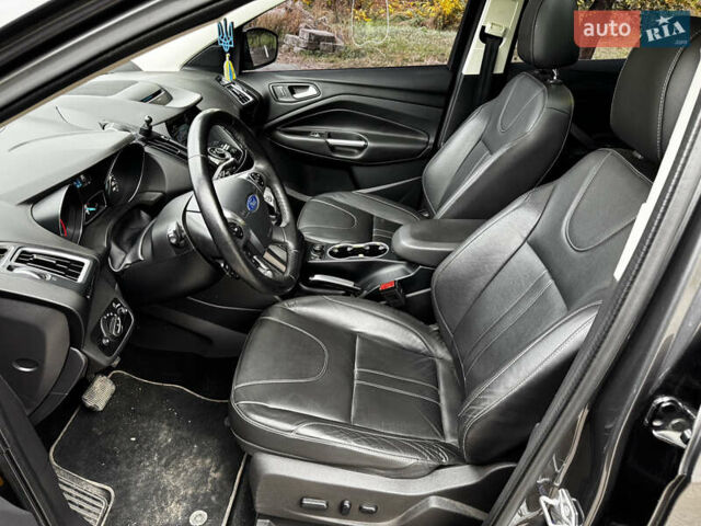 Серый Форд Куга, объемом двигателя 2 л и пробегом 117 тыс. км за 14800 $, фото 18 на Automoto.ua