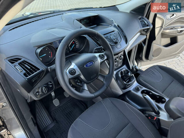 Форд Куга 2015 в Николаеве на Automoto.ua Серый Форд Куга, объемом двигателя 2 л и пробегом 174 тыс. км за 12900 $, фото 13 на Automoto.ua