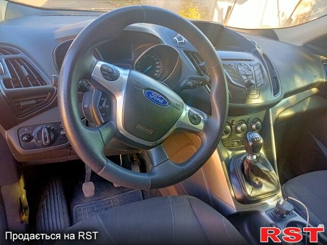 Серый Форд Куга, объемом двигателя 2 л и пробегом 168 тыс. км за 13500 $, фото 5 на Automoto.ua