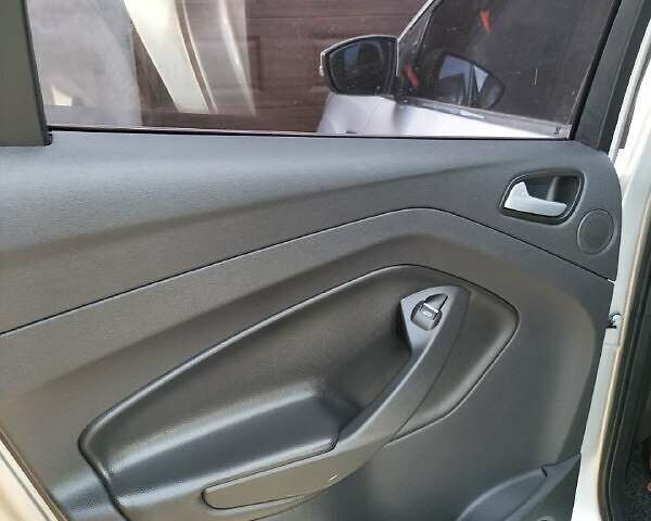 Серый Форд Куга, объемом двигателя 2 л и пробегом 107 тыс. км за 15000 $, фото 28 на Automoto.ua