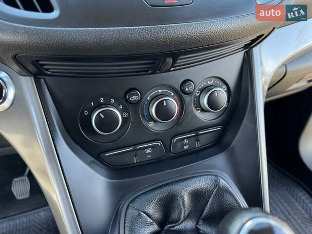 Форд Куга 2015 в Николаеве на Automoto.ua Серый Форд Куга, объемом двигателя 2 л и пробегом 174 тыс. км за 12900 $, фото 22 на Automoto.ua
