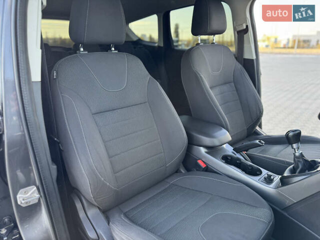 Форд Куга 2015 в Николаеве на Automoto.ua Серый Форд Куга, объемом двигателя 2 л и пробегом 174 тыс. км за 12900 $, фото 19 на Automoto.ua