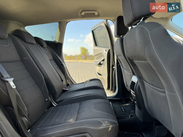 Форд Куга 2015 в Николаеве на Automoto.ua Серый Форд Куга, объемом двигателя 2 л и пробегом 174 тыс. км за 12900 $, фото 31 на Automoto.ua