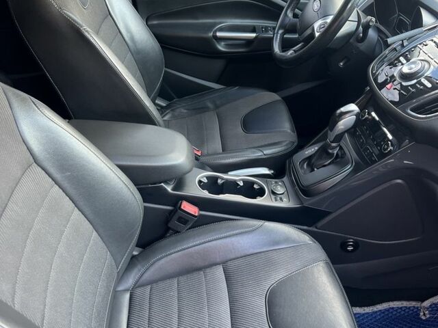 Серый Форд Куга, объемом двигателя 2 л и пробегом 199 тыс. км за 13000 $, фото 8 на Automoto.ua