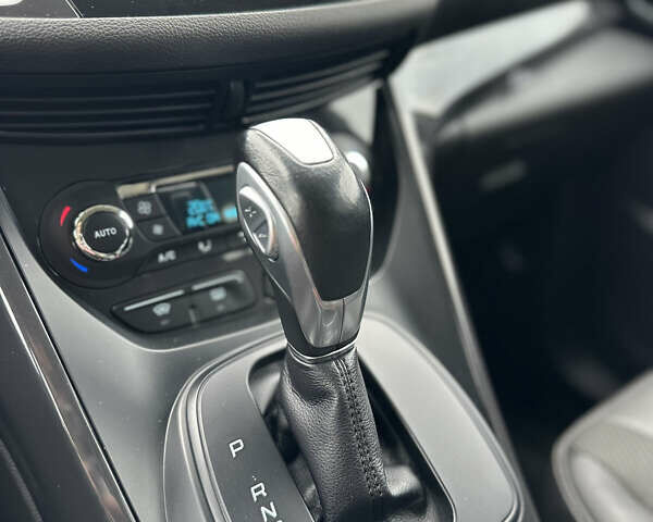 Форд Куга 2015 в Сарнах на Automoto.ua Серый Форд Куга, объемом двигателя 1.5 л и пробегом 180 тыс. км за 13800 $, фото 11 на Automoto.ua