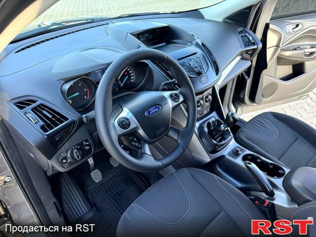Серый Форд Куга, объемом двигателя 2 л и пробегом 174 тыс. км за 12500 $, фото 5 на Automoto.ua