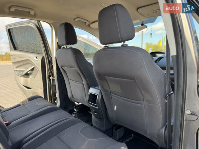 Форд Куга 2015 в Николаеве на Automoto.ua Серый Форд Куга, объемом двигателя 2 л и пробегом 174 тыс. км за 12900 $, фото 32 на Automoto.ua