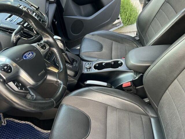 Серый Форд Куга, объемом двигателя 2 л и пробегом 199 тыс. км за 13000 $, фото 16 на Automoto.ua