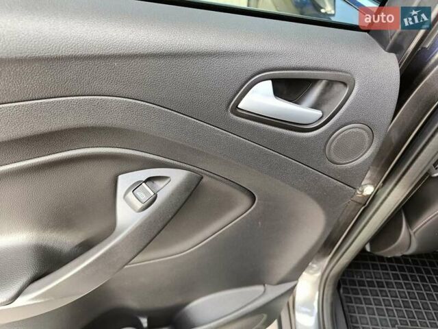 Серый Форд Куга, объемом двигателя 2 л и пробегом 140 тыс. км за 16500 $, фото 25 на Automoto.ua