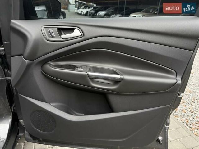 Серый Форд Куга, объемом двигателя 2 л и пробегом 130 тыс. км за 14800 $, фото 54 на Automoto.ua