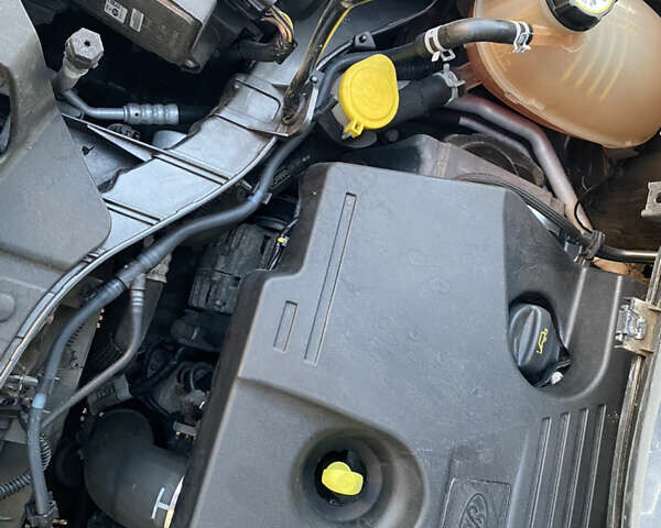 Серый Форд Куга, объемом двигателя 2 л и пробегом 161 тыс. км за 17500 $, фото 24 на Automoto.ua