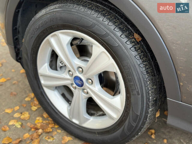 Сірий Форд Куга, об'ємом двигуна 1.5 л та пробігом 180 тис. км за 11300 $, фото 12 на Automoto.ua