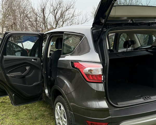 Серый Форд Куга, объемом двигателя 2 л и пробегом 221 тыс. км за 14700 $, фото 11 на Automoto.ua