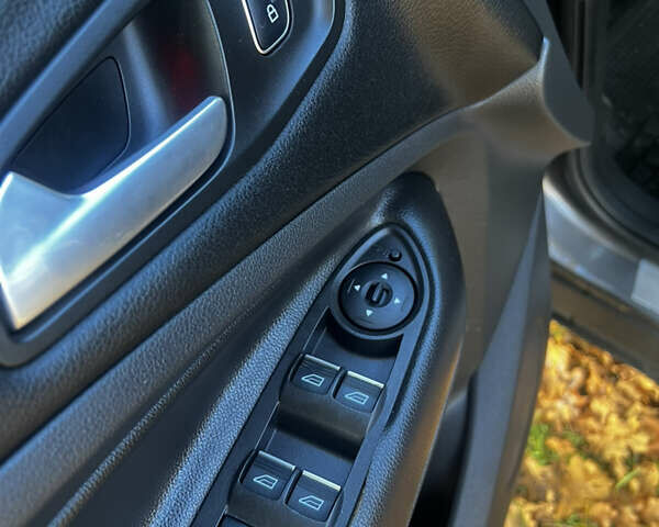 Сірий Форд Куга, об'ємом двигуна 2 л та пробігом 199 тис. км за 16300 $, фото 17 на Automoto.ua