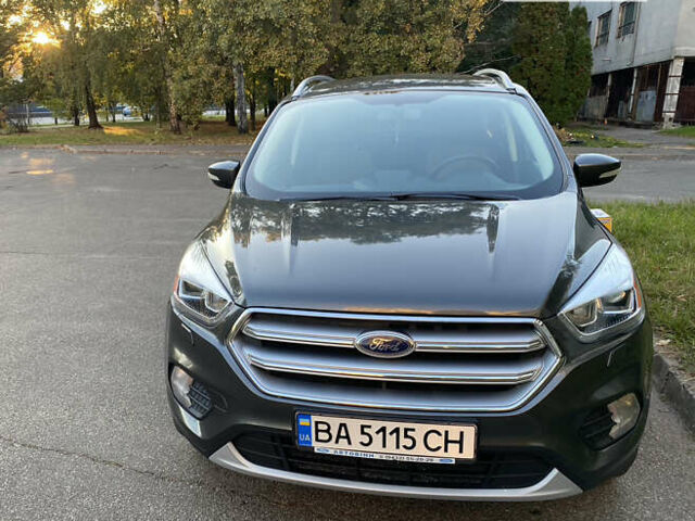 Серый Форд Куга, объемом двигателя 2 л и пробегом 161 тыс. км за 17500 $, фото 1 на Automoto.ua