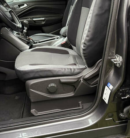 Серый Форд Куга, объемом двигателя 2 л и пробегом 221 тыс. км за 14700 $, фото 6 на Automoto.ua