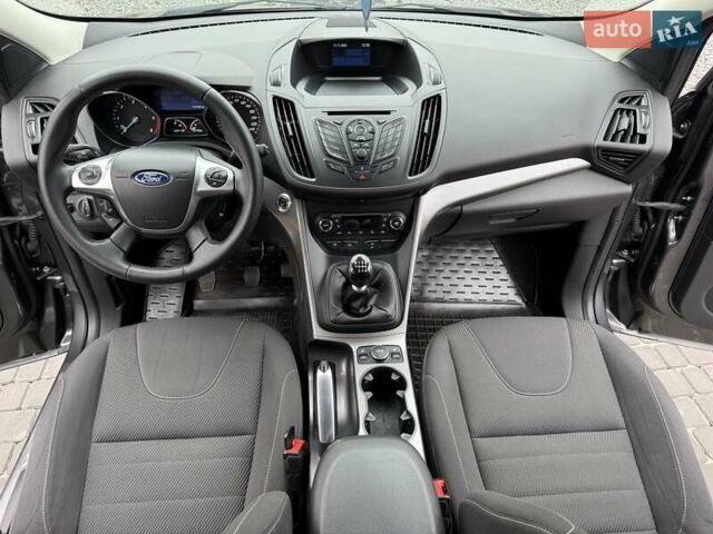 Серый Форд Куга, объемом двигателя 2 л и пробегом 130 тыс. км за 14800 $, фото 28 на Automoto.ua